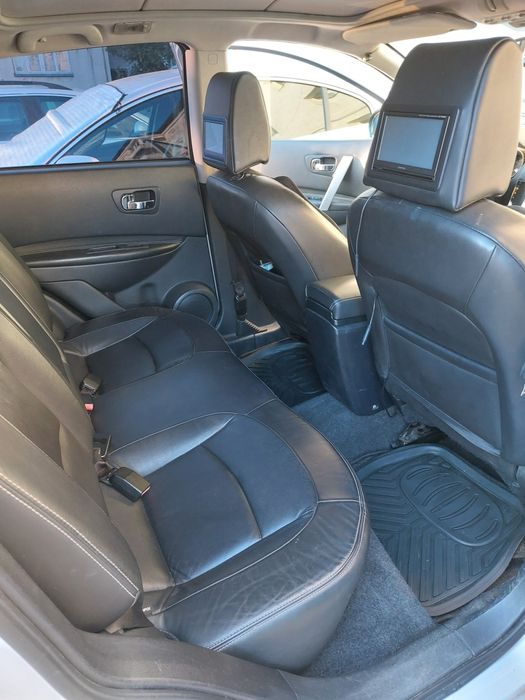 Vând Nissan Qasqai 2009 1.5 4500de euro negociabil sau schimb cu ceva mai nou