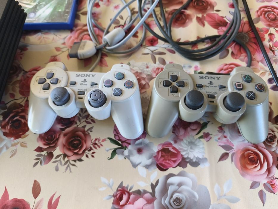 Vând Playstation 2 fat