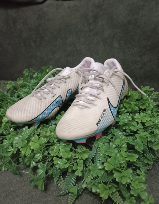 Ghete fotbal marimea 38.5