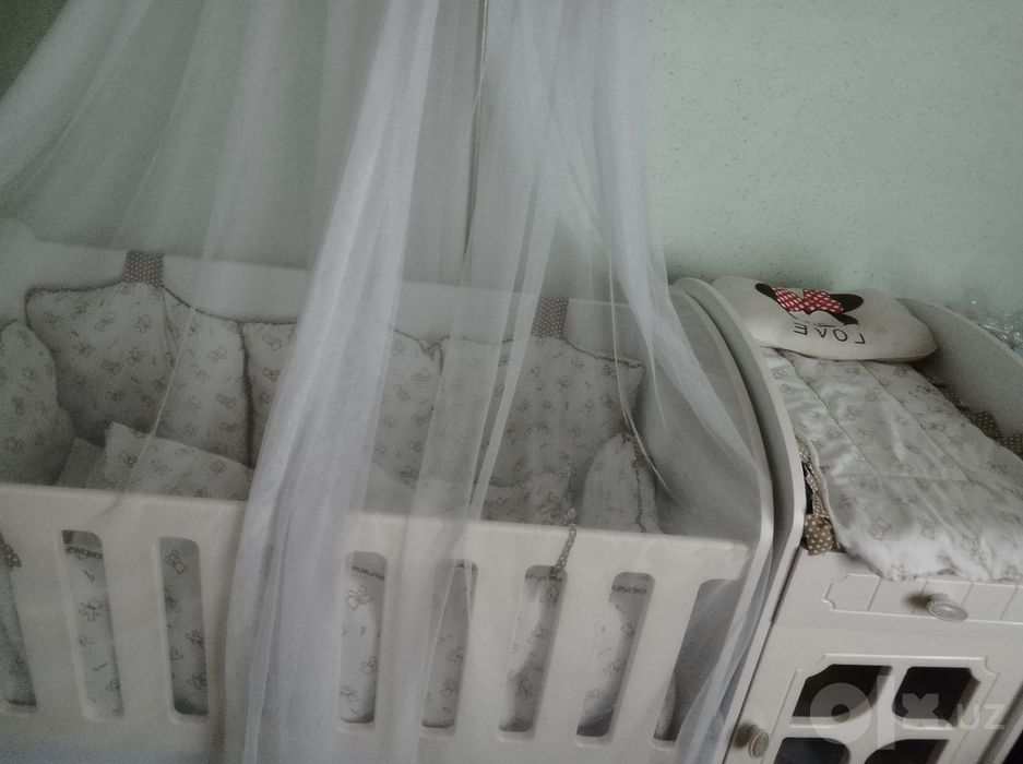 Bolalar kravati huddi yangidek holati yaxshi