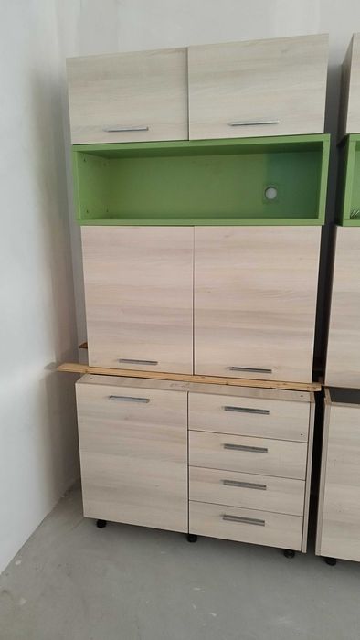 Кухненски шкафове - горен и долен ред без плот 7бр