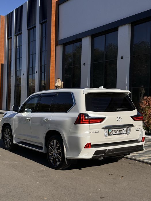 Аренда Lexus LX 570 с водителем