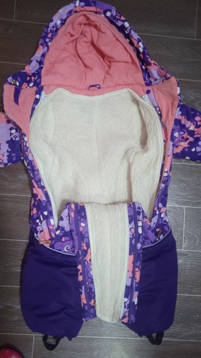 Продаю комбинезоны зимние