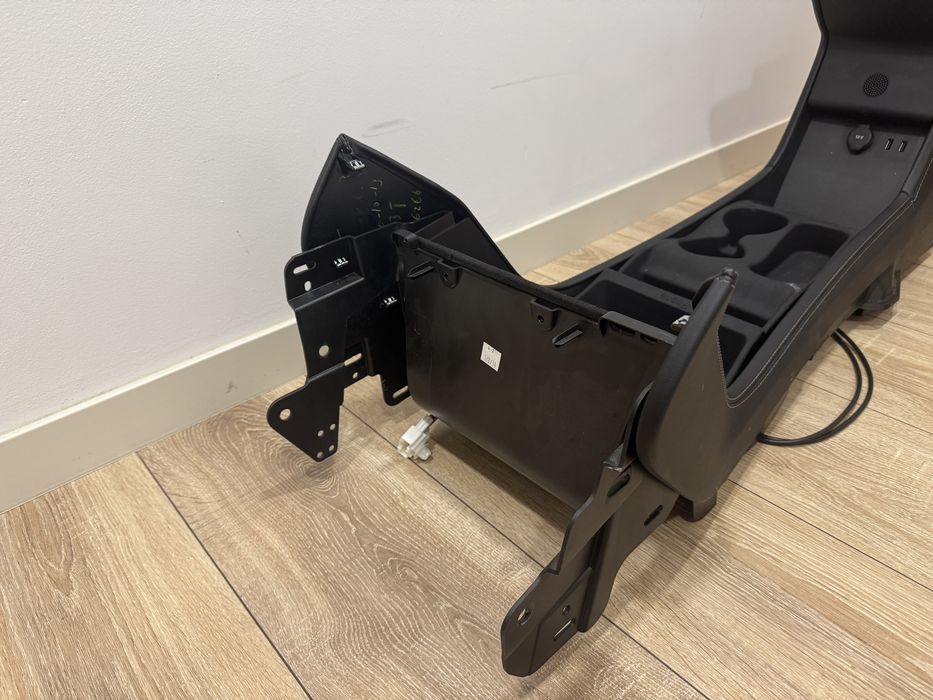 consola centrala tesla model s