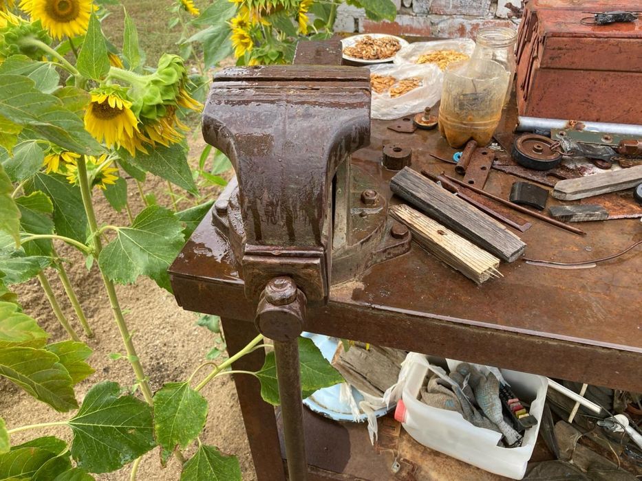 Продам тесак со столом