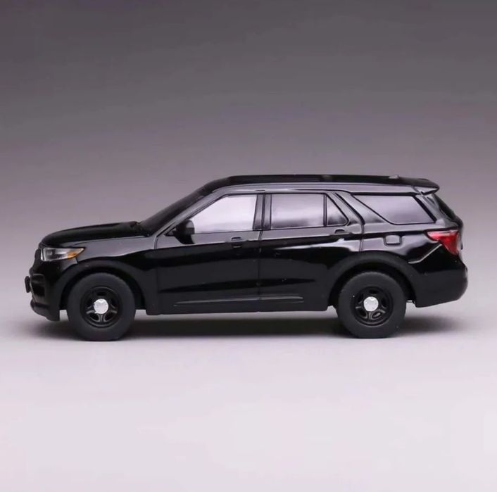 Модель Ford Explorer police interceptor в масштабе 1:64
