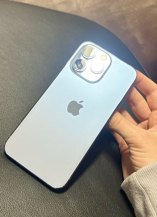 Iphone 13 Pro + carcasa mobilfox