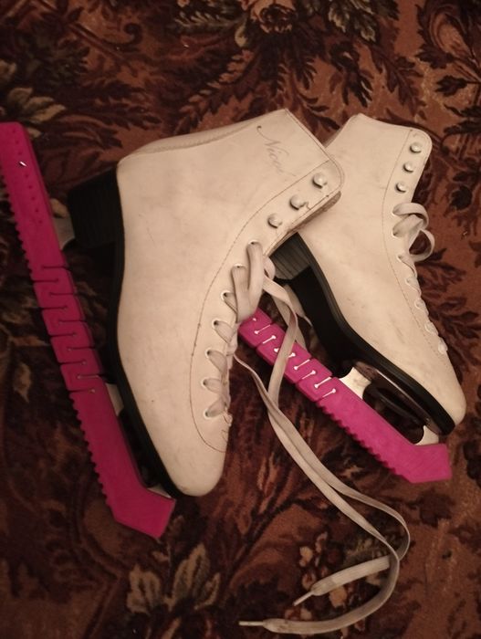 Фигурные коньки Nicol 38