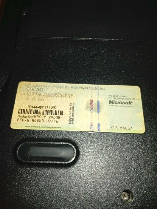 Laptop 17 Inch ASUS model F7F Windows 7 Ultimate