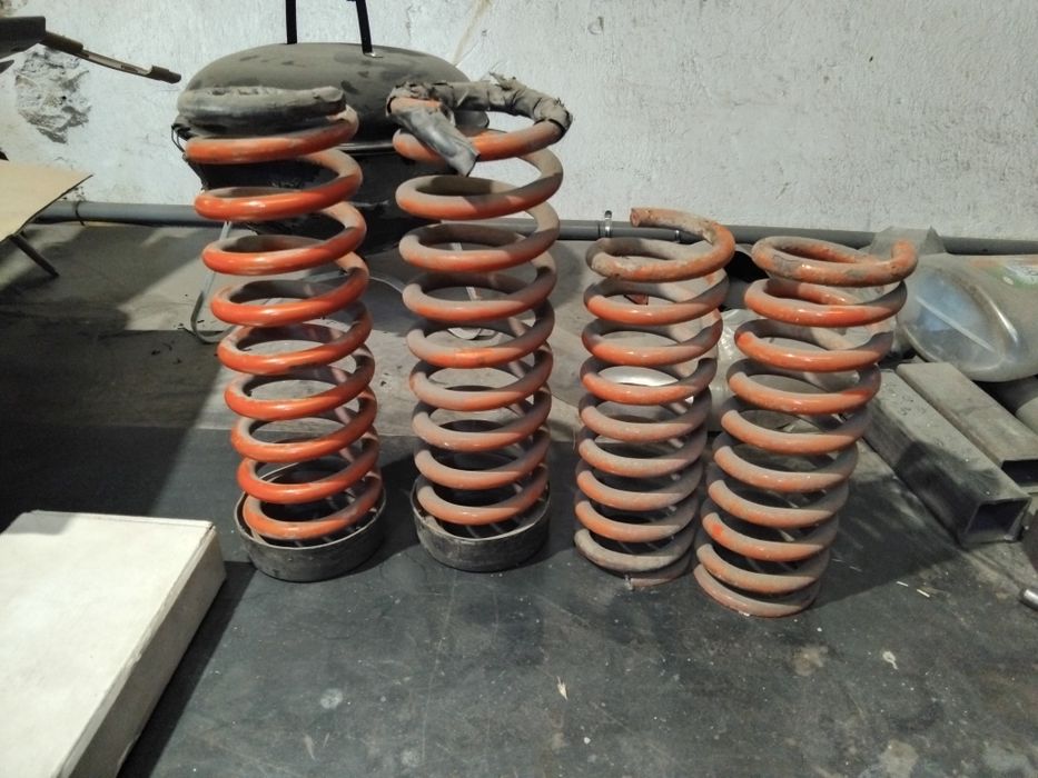 Спортни пружини HR за Мерцедес 190 w201