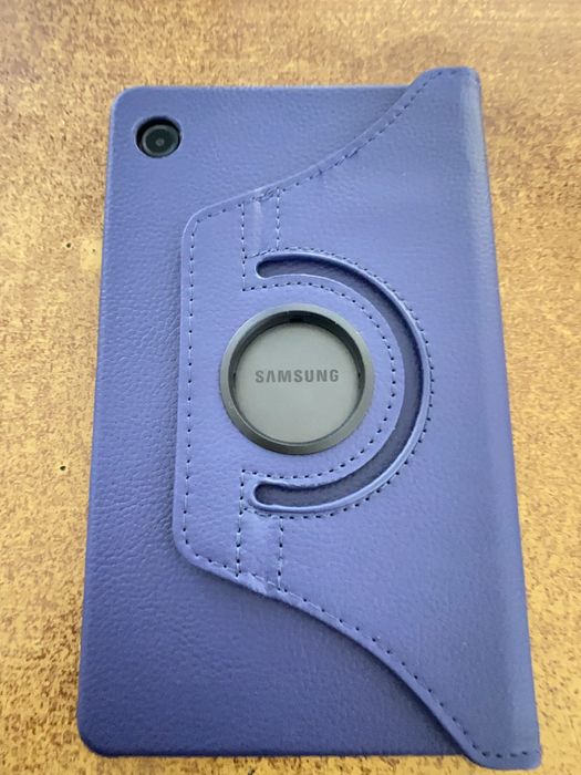 Samsung Galaxy Tab A9 можно вставить SIM