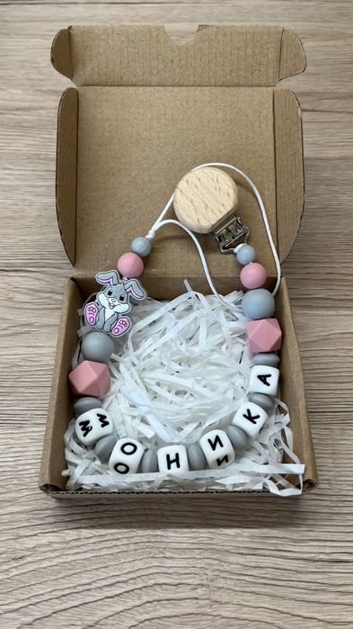 Персонализиран клипс за биберон с име