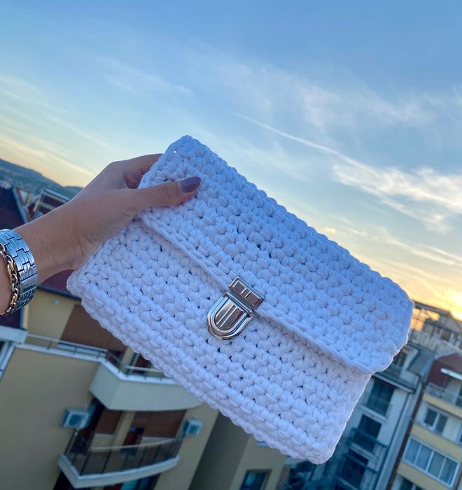 Ръчно плетена дамска чанта