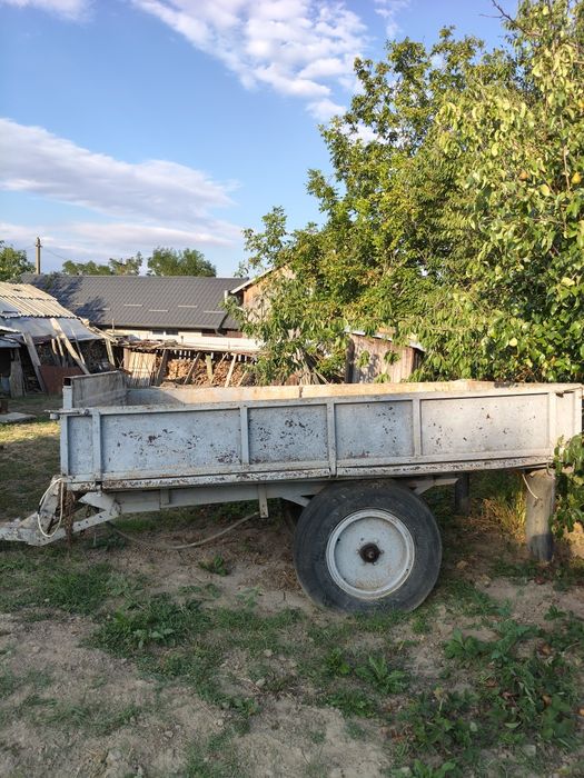 Vând tractor U 445 și remorcă monoax
