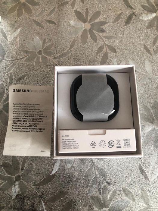 Наушник Buds Live