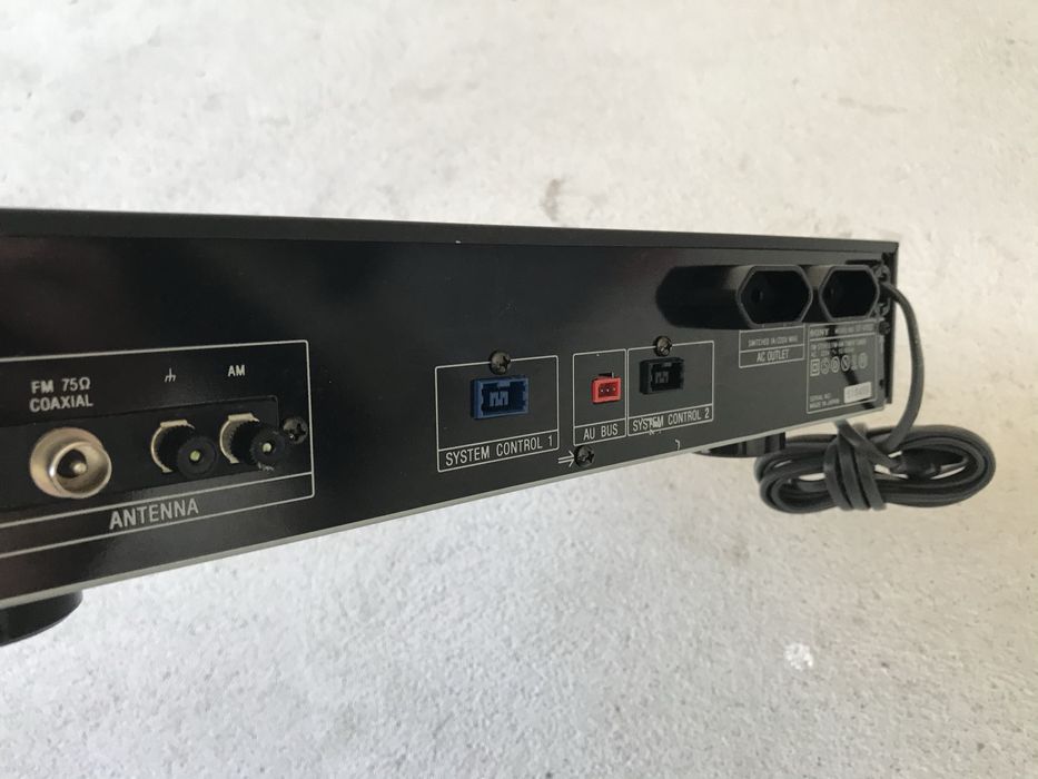 Tuner Sony ST-VE702, posibi functional sau pentru pise (nu detin cablurile speciale pentru conectare pentru  a-l putea  proba).