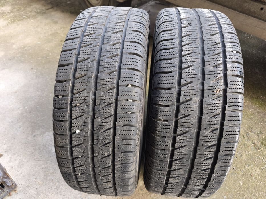 2 бр. Зимни Гуми 235/65/16C Бусови