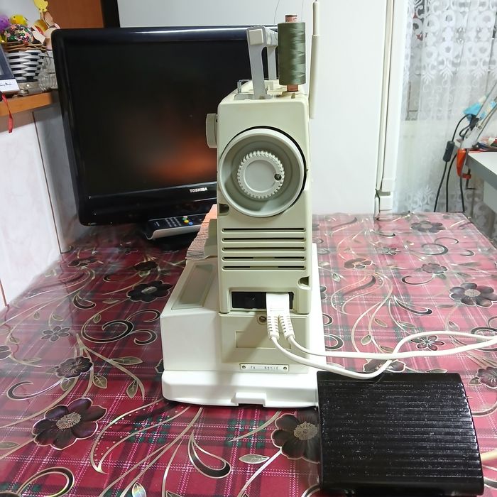 Masina de cusut  VERITAS cu graifar industrial si multiple operatii