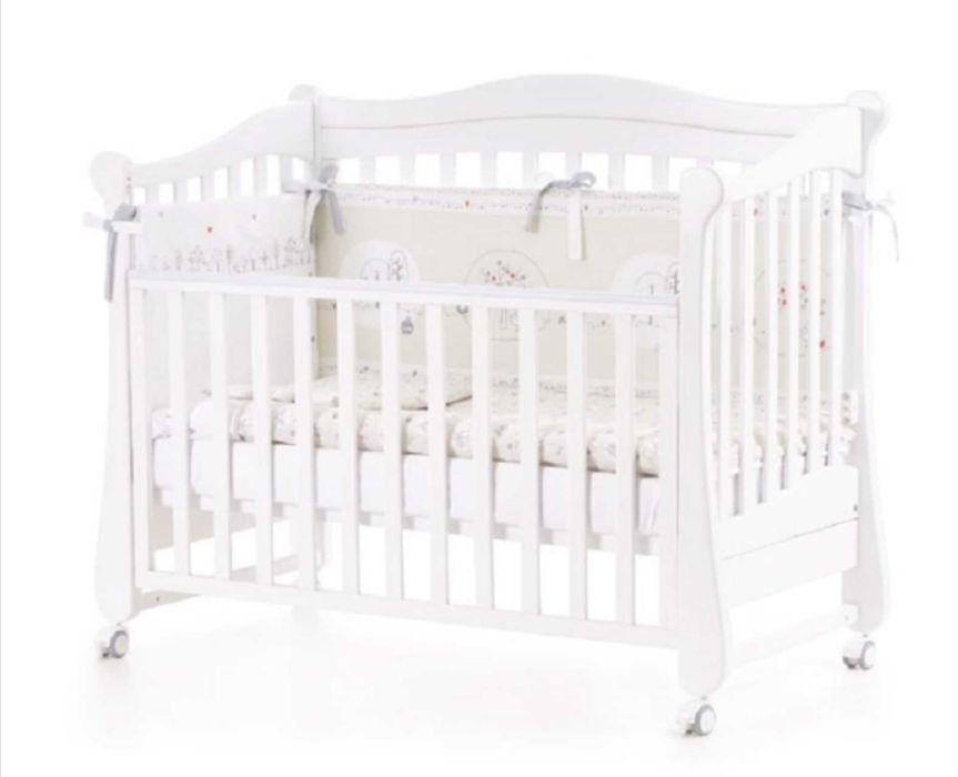 Детско Креватче + матрак +обиколки + калъфче против намокряне