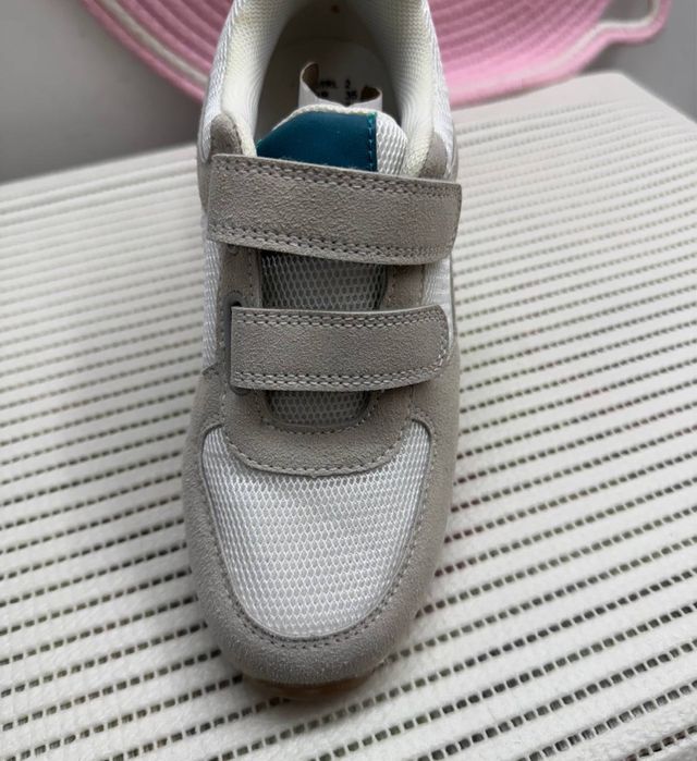 Крлссовки бренда Primark