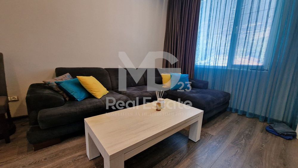 Дава се под наем Етаж от къща в Пловдив, Център - 85 кв.м за 612 € - Снимка #1