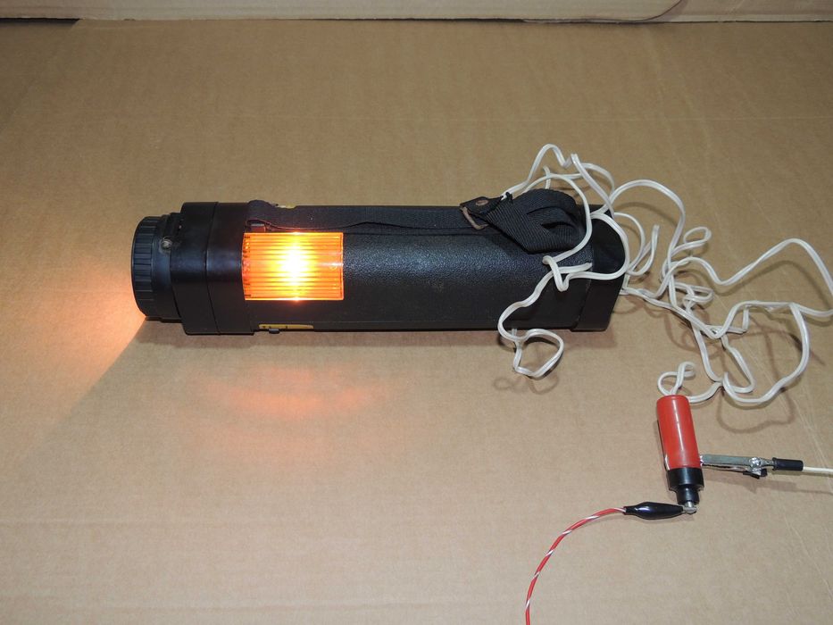 Къмпингова  лампа модел 809.