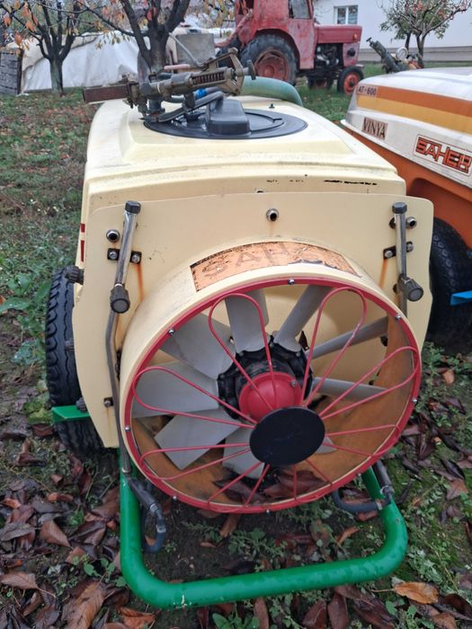 Pompe de stropit tractabile 600l