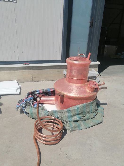 Vindem cazane de țuică din cupru(aramă), iar capacitatea acestuia se f