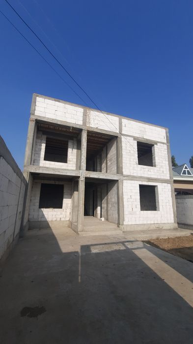 Ховли уй сотилади