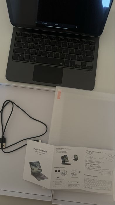 iPad-қа арналған Magic Keyboard, 10 шы поколение (трекпадпен)