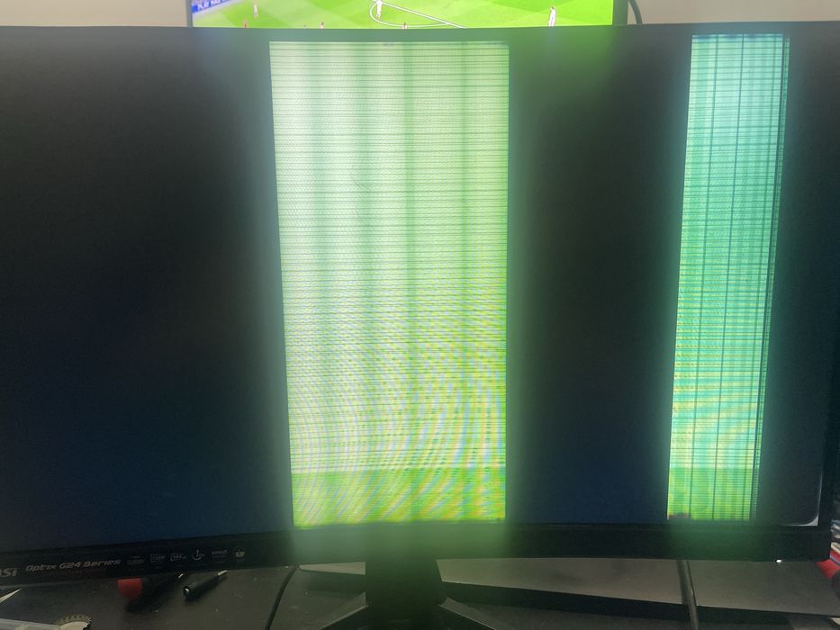 Monitor Gaming Curbat MSI Optix G24C4 144Hz - cu defectul din poze