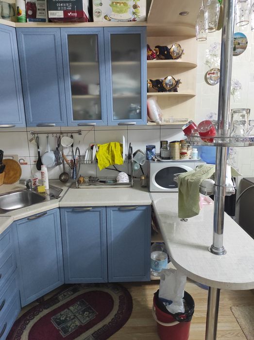 Продаётся кухонная гарнитура. Цена договорная. Самовывоз