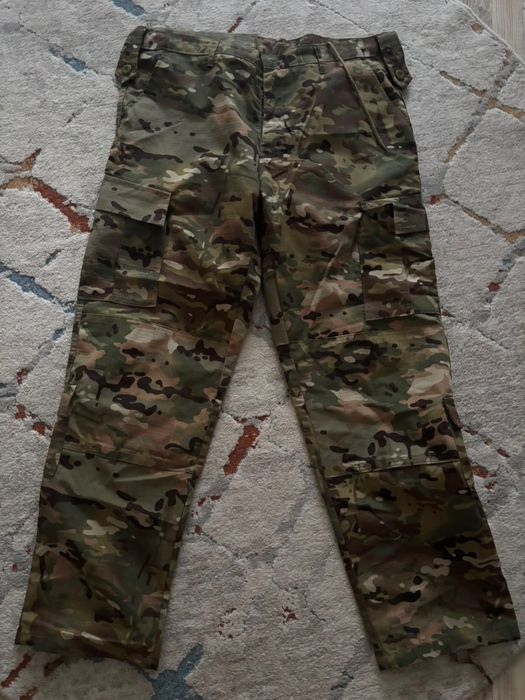 Продам форму камуфляжную!