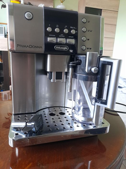 Автоматична кафе машина