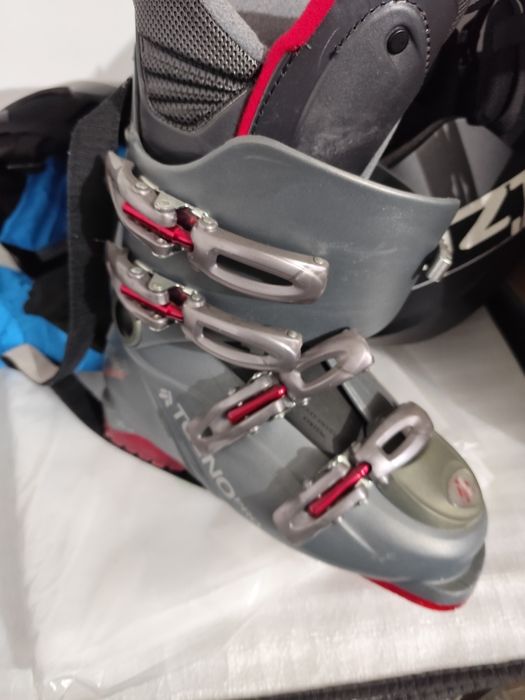 Vand clăpari mărimea 35;36;37 pentru copii