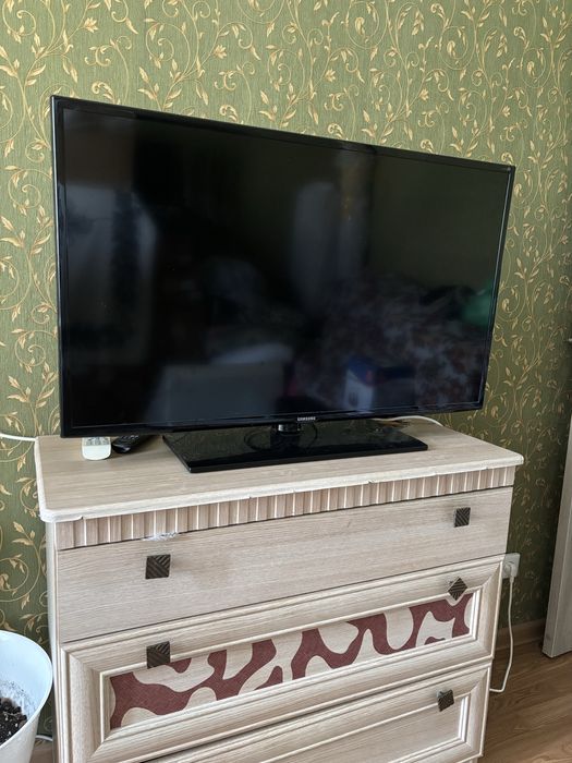 Телевизор Samsung 43 дюйма