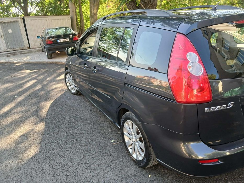 Продавам Мазда 5