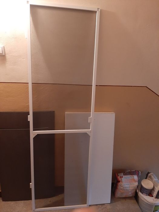 Vând rame cu sită pentru uși termopan