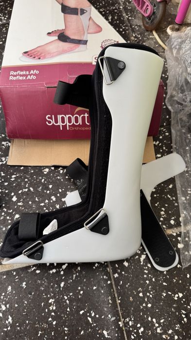 Ортопедичен ботуш