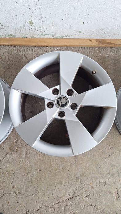 Jante Skoda Octavia 3 R 17 Bunesti-Averesti • OLX.ro