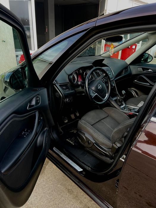 Vând Opel Zafira 2012