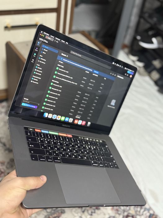 Macbook pro 2017 intel core i7 16gb/256ssd