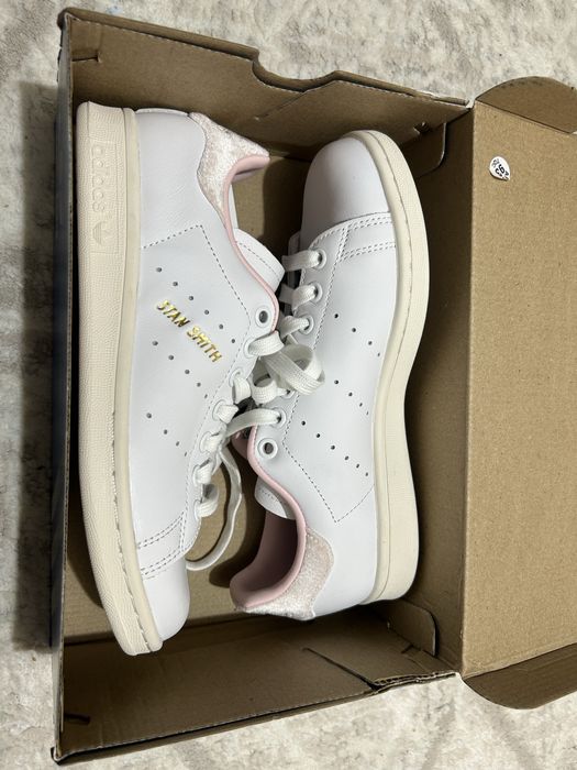 Кроссовки белые adidas