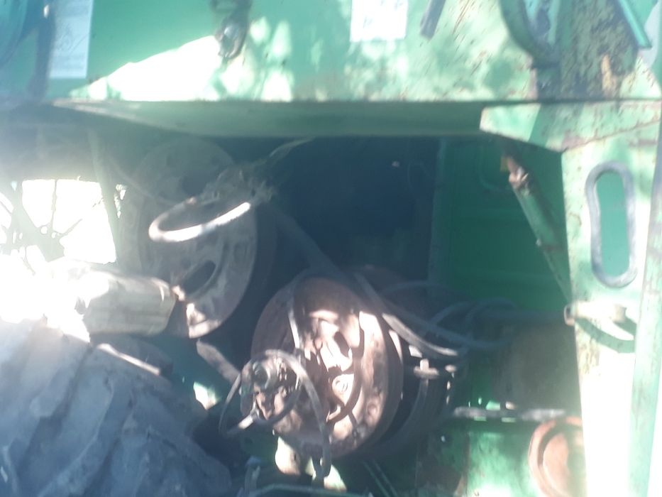 Камбаин Нива Эффект в хорошем состоянии двс д260.