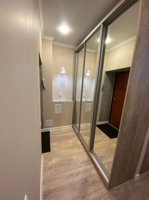 Сдам 1 ком. дизайнерскую квартиру центр ярмарка вокзал артур почасам