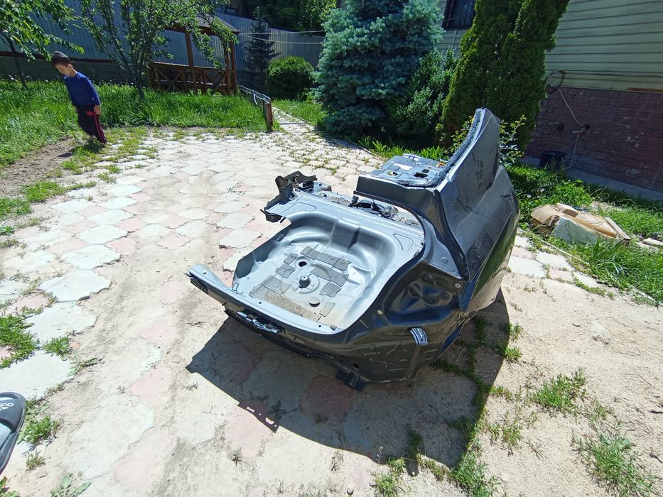 Задний крыло Hyundai Elantra