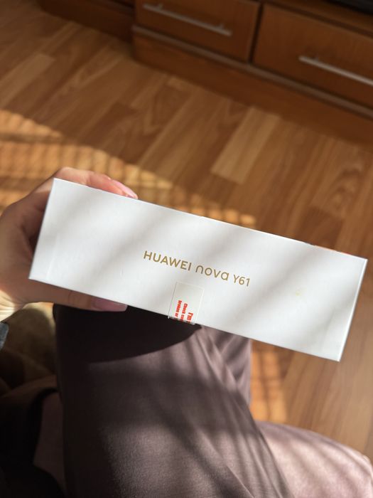 Телефон HUAWEI nova Y61 в син цвят