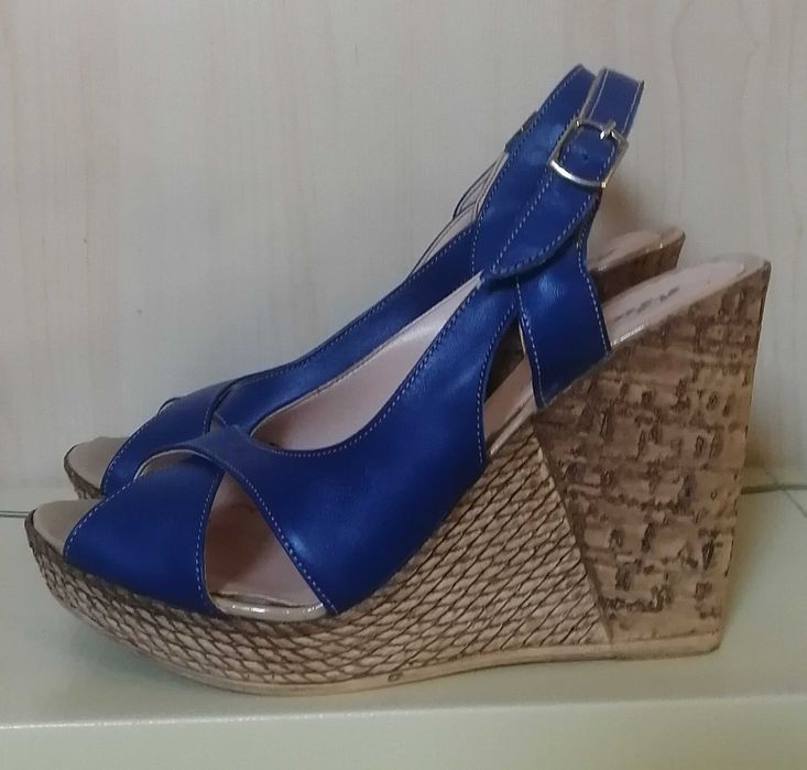 Sandale piele naturalacu platforma numarul 36 albastre, turcoaz, bleu