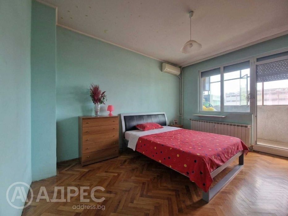 Тристаен апартамент, Център, 82 кв.м., ет. 5, ТЕЦ, тухла, обзаведен