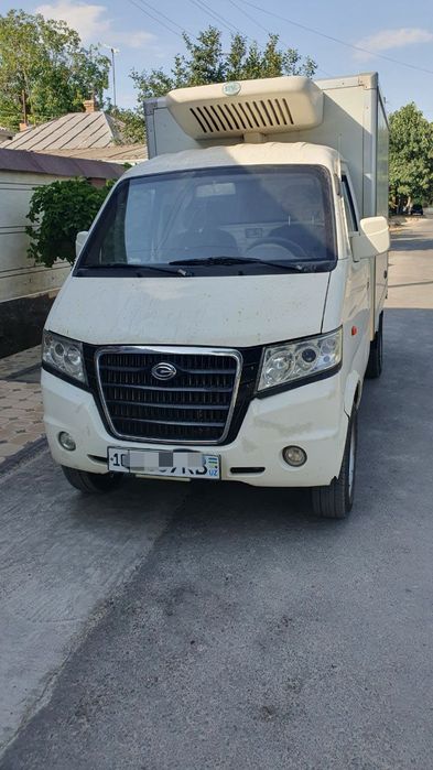 Gonowga  продаётся своя машина китайская год 2014 в хорошем состоянии